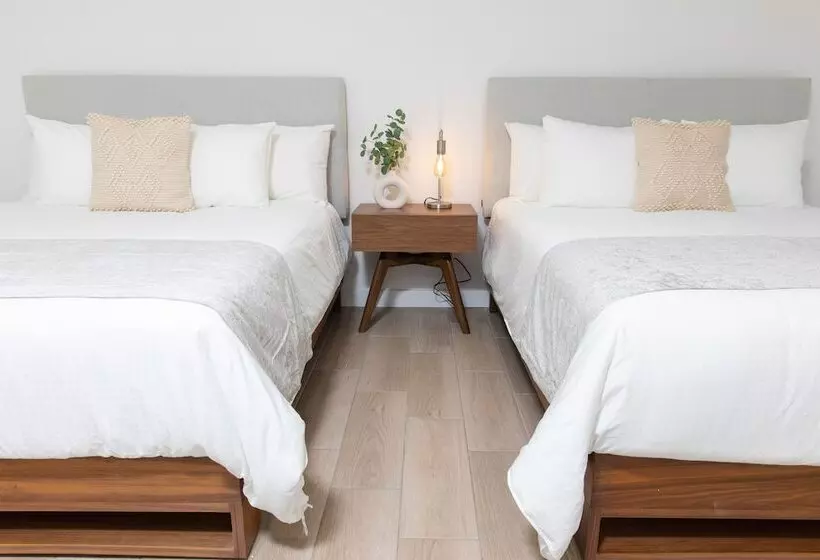 هتل Beach House By Eazy