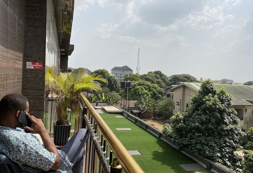 هتل Haven Suites, New Owerri
