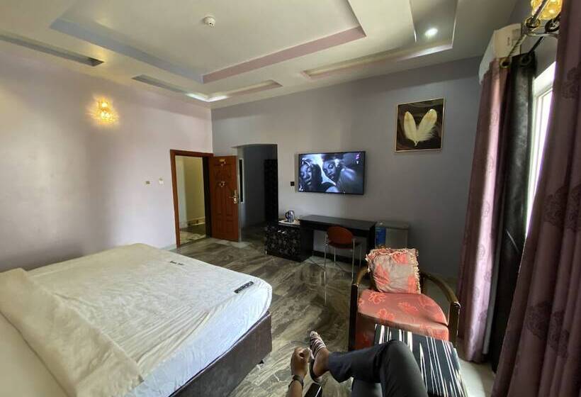 هتل Haven Suites, New Owerri