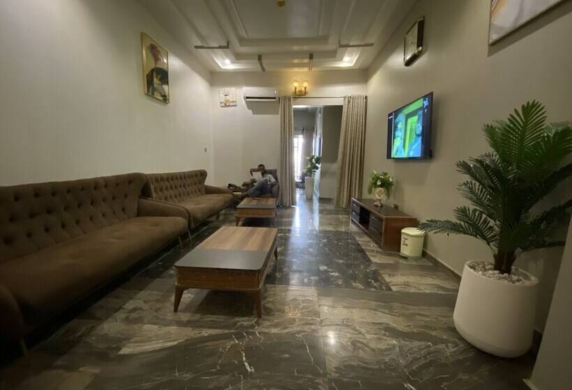 هتل Haven Suites, New Owerri