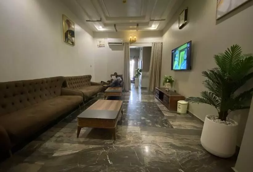 هتل Haven Suites, New Owerri