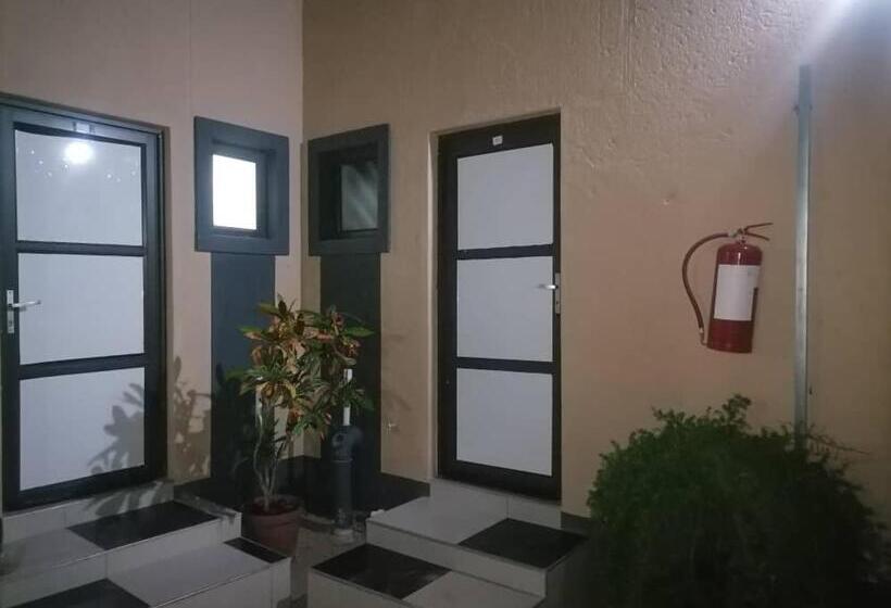 پانسیون Royal Guesthouse