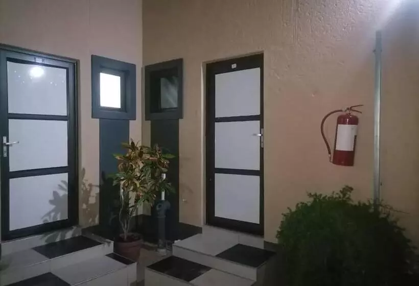 پانسیون Royal Guesthouse