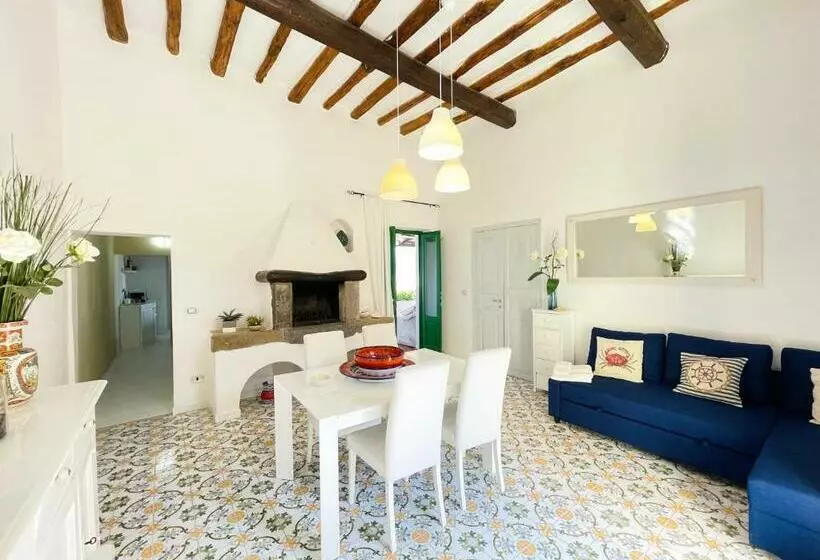 ペンション Villa Pomelia, Villa Nel Corso Di Santa Marina Salina A 50 Mt Dal Mare