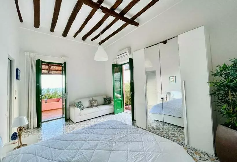ペンション Villa Pomelia, Villa Nel Corso Di Santa Marina Salina A 50 Mt Dal Mare