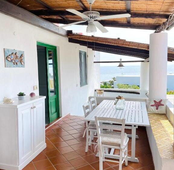 پانسیون Villa Pomelia, Villa Nel Corso Di Santa Marina Salina A 50 Mt Dal Mare