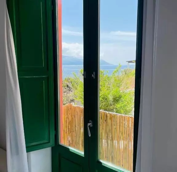 ペンション Villa Pomelia, Villa Nel Corso Di Santa Marina Salina A 50 Mt Dal Mare