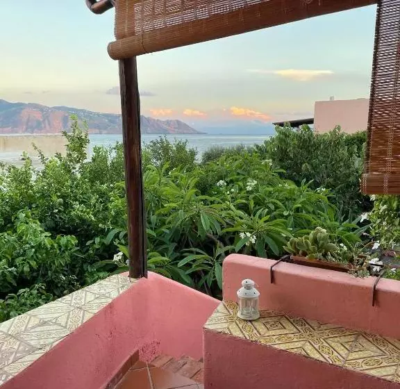 ペンション Villa Pomelia, Villa Nel Corso Di Santa Marina Salina A 50 Mt Dal Mare