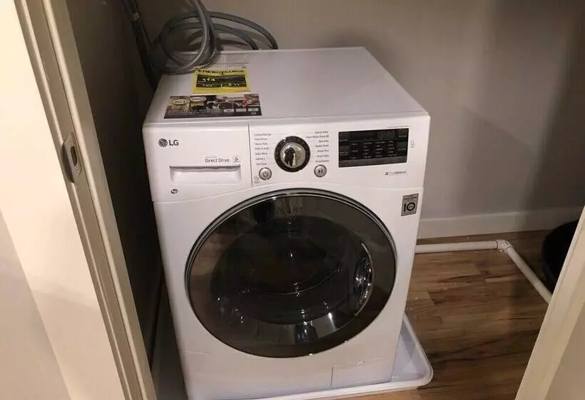 208 New Downtown Living Studio