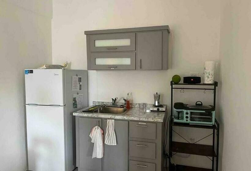 2b   Breezy 1 Bdrm By Crashboat Beach, Sleeps 3