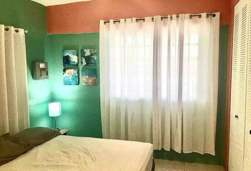 2b Breezy 1 Bdrm By Crashboat Beach, Sleeps 3