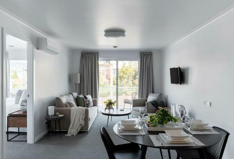 Battery Point Beauty