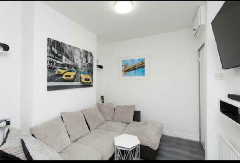 House @ Queens University