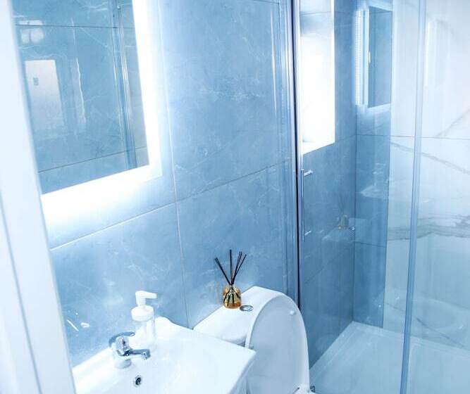 Stunning 2 Bed Apartment In Harrow