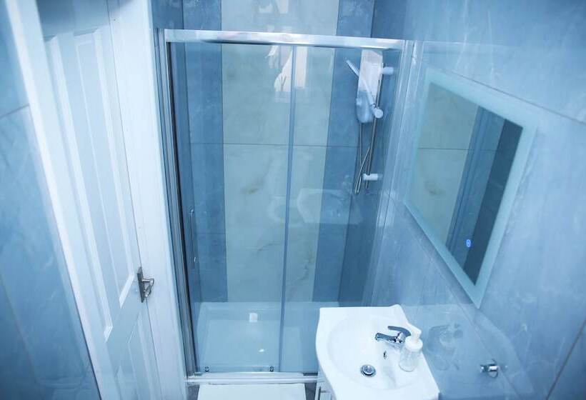 Stunning 2 Bed Apartment In Harrow