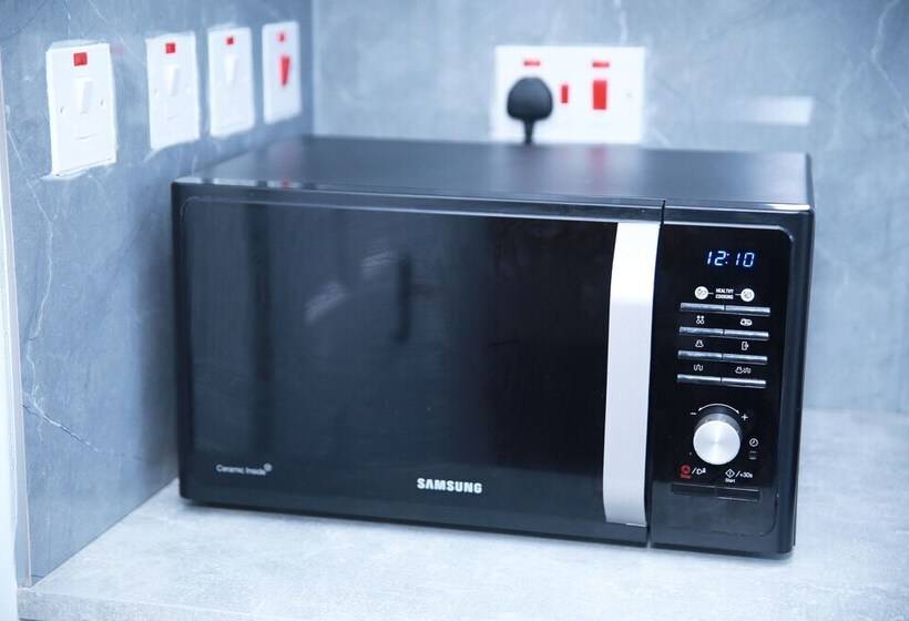 Stunning 2 Bed Apartment In Harrow