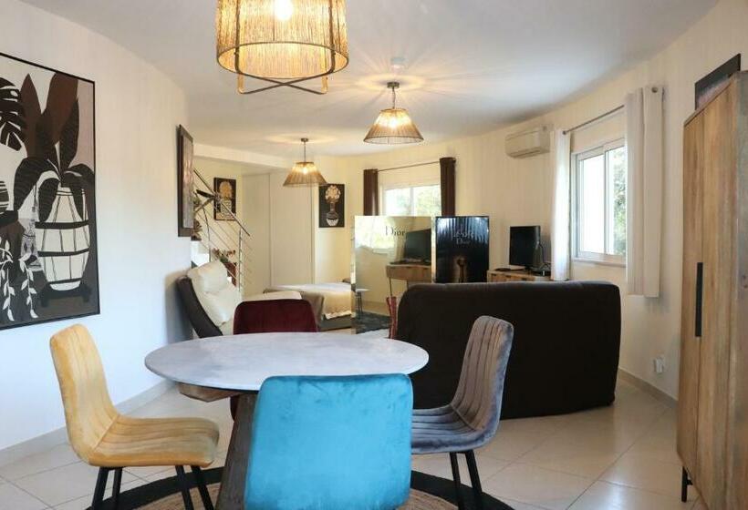 Appartement 50 M2 Avec Parking Gratuit Sur Place