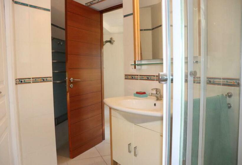 Appartement 50 M2 Avec Parking Gratuit Sur Place