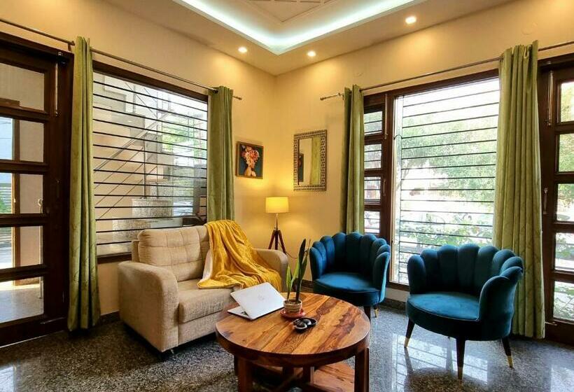 Home2 Stay By Six Lane