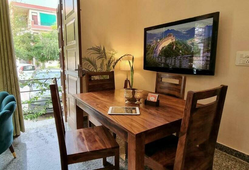 Home2 Stay By Six Lane