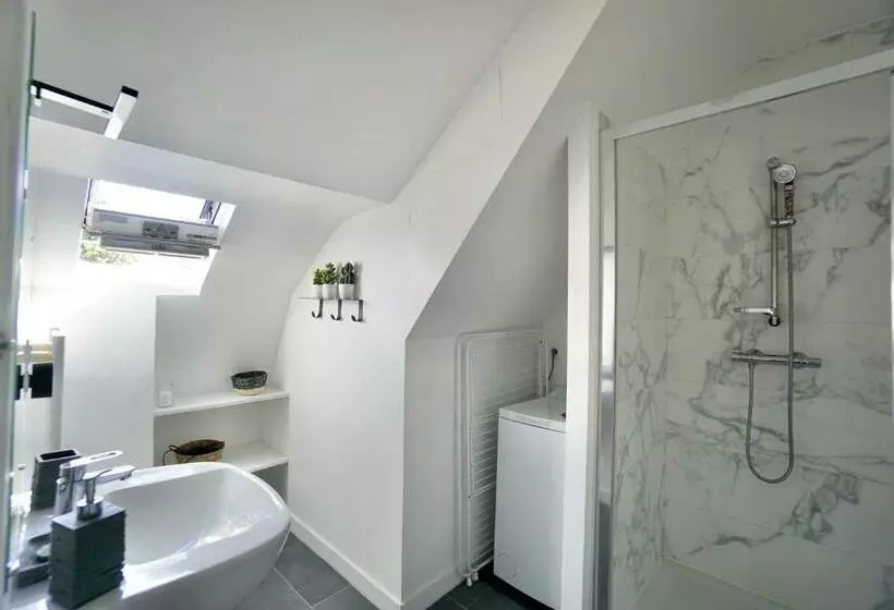 La Lucarne Au Centre Ville Avec Parking Privé Et Ascenseur