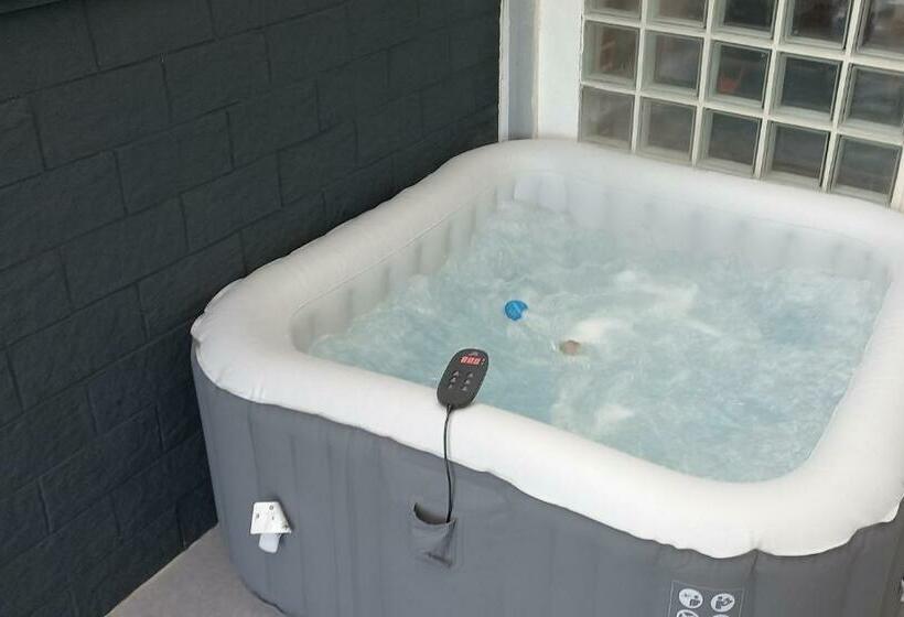 Maison Vue Sur Mer Depuis Falaise, Jacuzzi Dans Patio