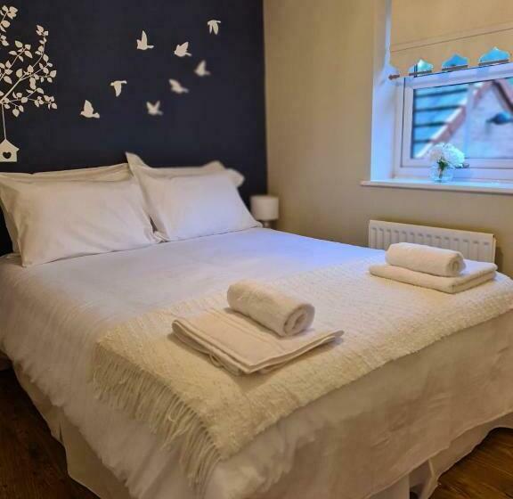 Spacious 4 Bed Home In A Quiet Cul De Sac