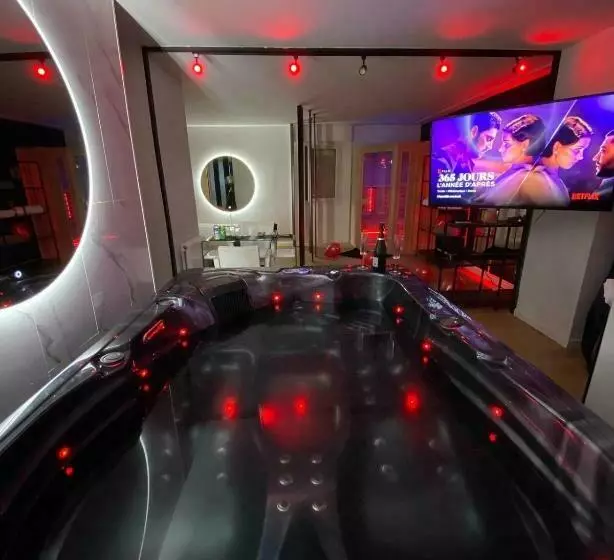 Suite & Spa Jacuzzi, Sauna, Lit King Size,netflix