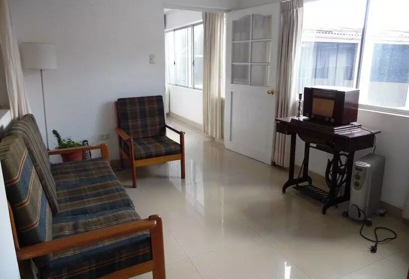 הוסטל Casa Mayu Hostal