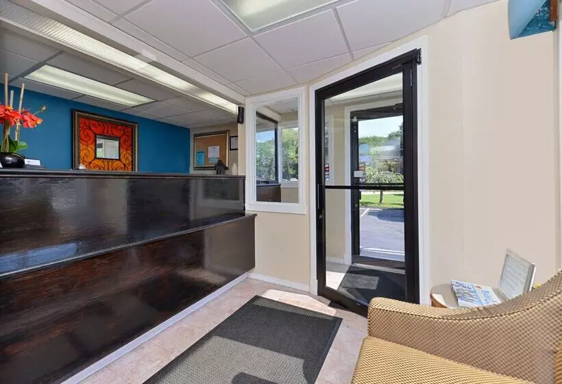 Отель Americas Best Value Inn New London Mystic