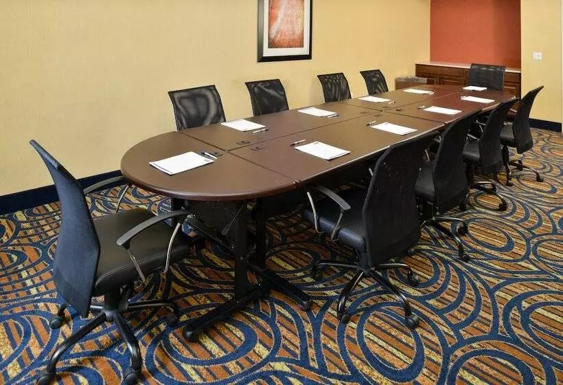 Hotelli Holiday Inn Express & Suites Peekskill Lower Hudson Valley, An Ihg