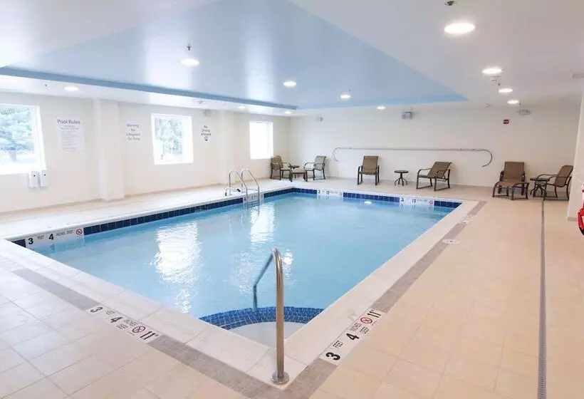 Hotelli Holiday Inn Express & Suites Peekskill Lower Hudson Valley, An Ihg