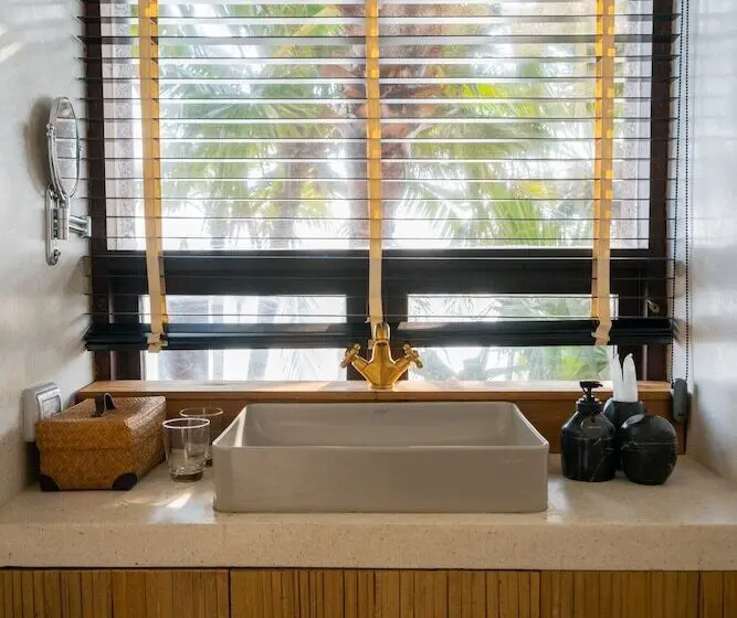 Hotelli LA A NATU Sam Roi Yot