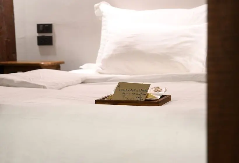 Hotelli LA A NATU Sam Roi Yot