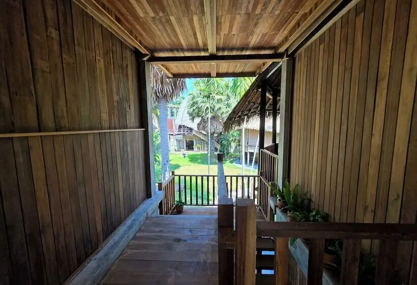 Hotelli LA A NATU Sam Roi Yot