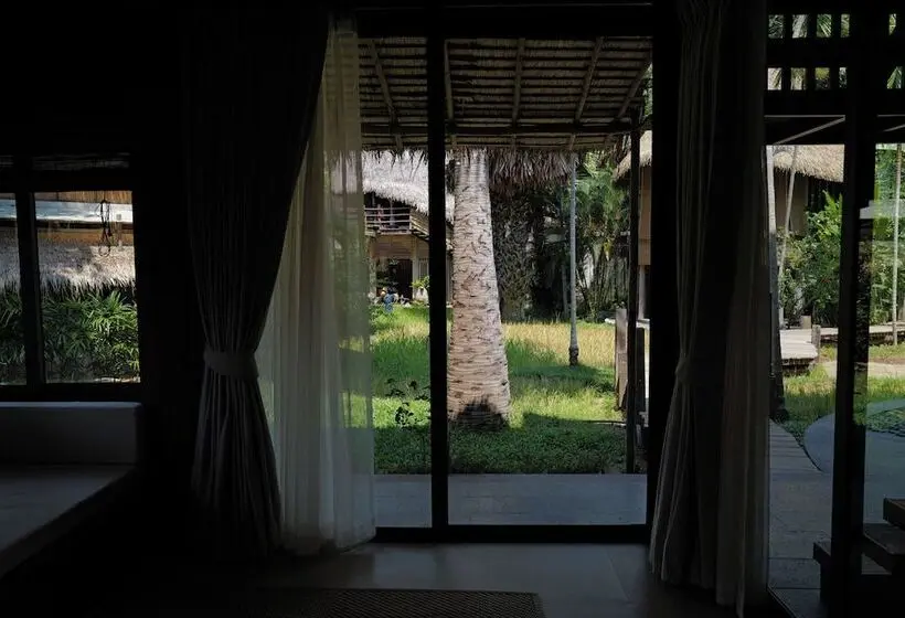 Hotelli LA A NATU Sam Roi Yot