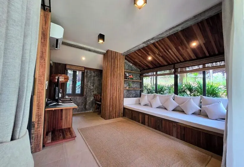 Hotelli LA A NATU Sam Roi Yot