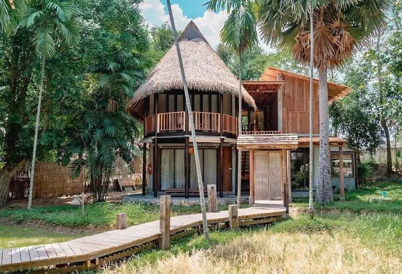 Hotelli LA A NATU Sam Roi Yot