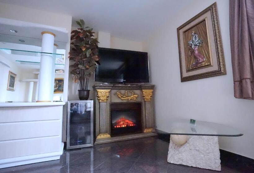 Отель Paris Suites