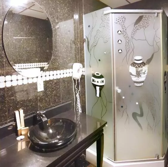 בית מלון כפרי Paris Suites