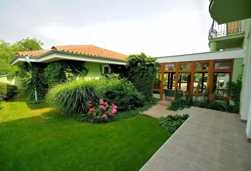 Отель Penzion Tematin