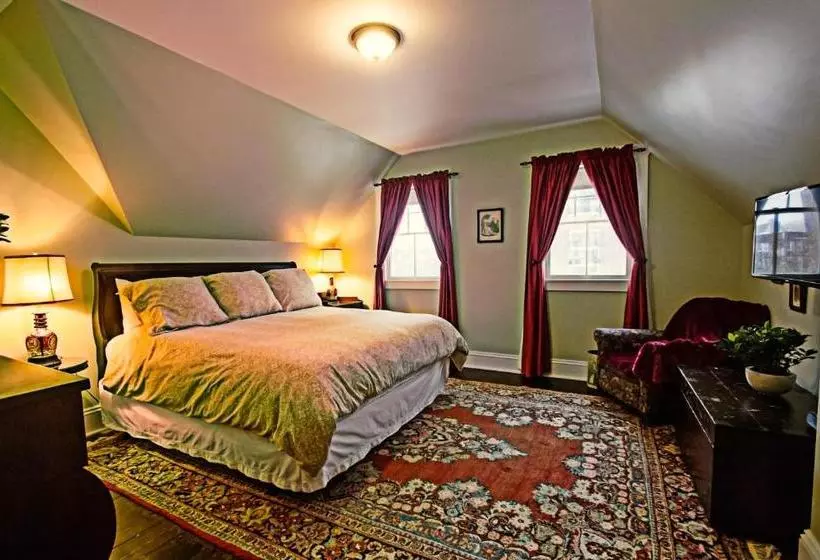 Отель Samuel Sewall Inn