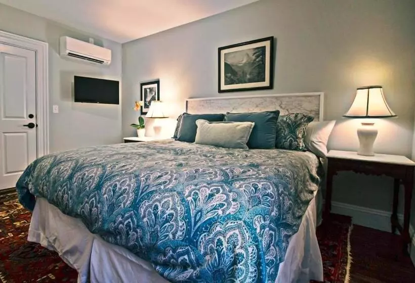 Отель Samuel Sewall Inn