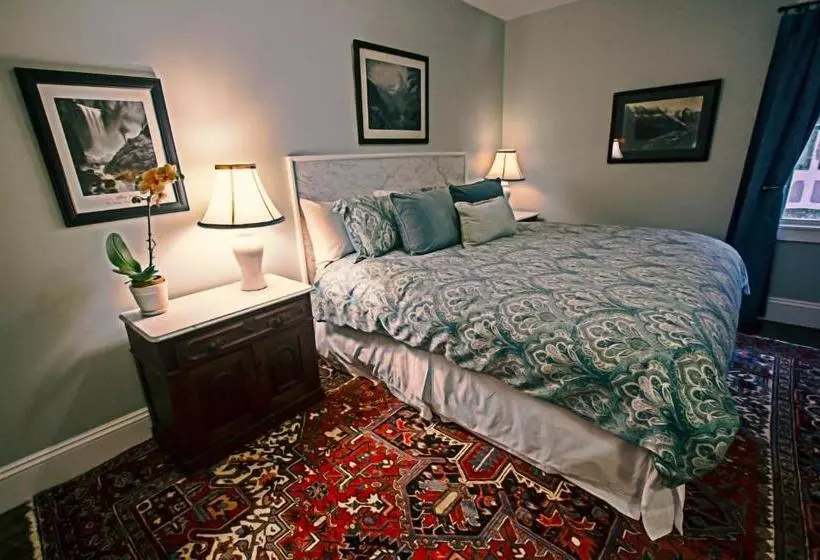 Отель Samuel Sewall Inn