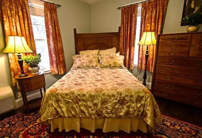 Отель Samuel Sewall Inn