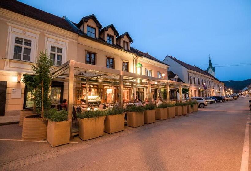 هتل Splavar Rooms