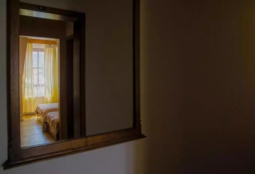 هتل Splavar Rooms