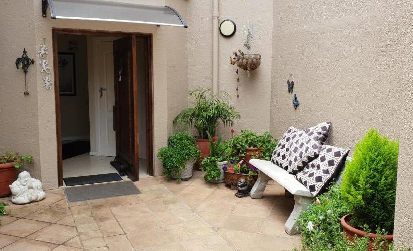 فندق Sunbirds Bed & Breakfast