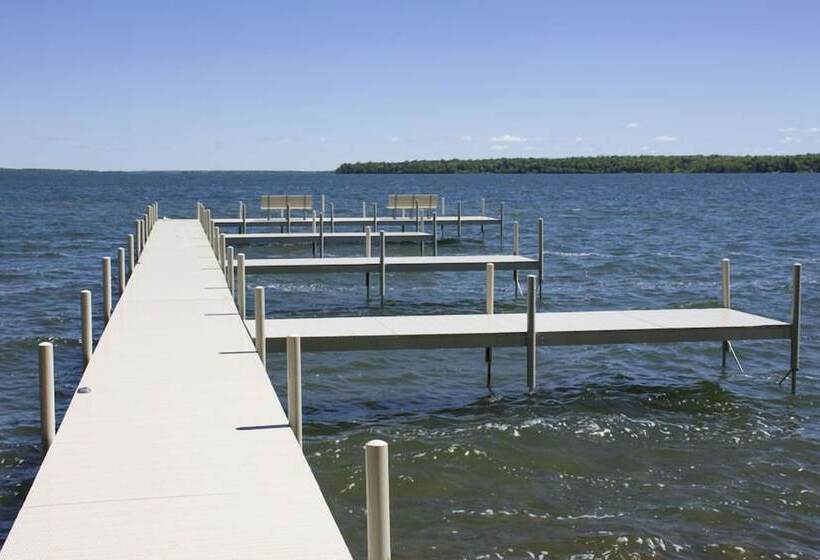 فندق Trappers Landing Lodge