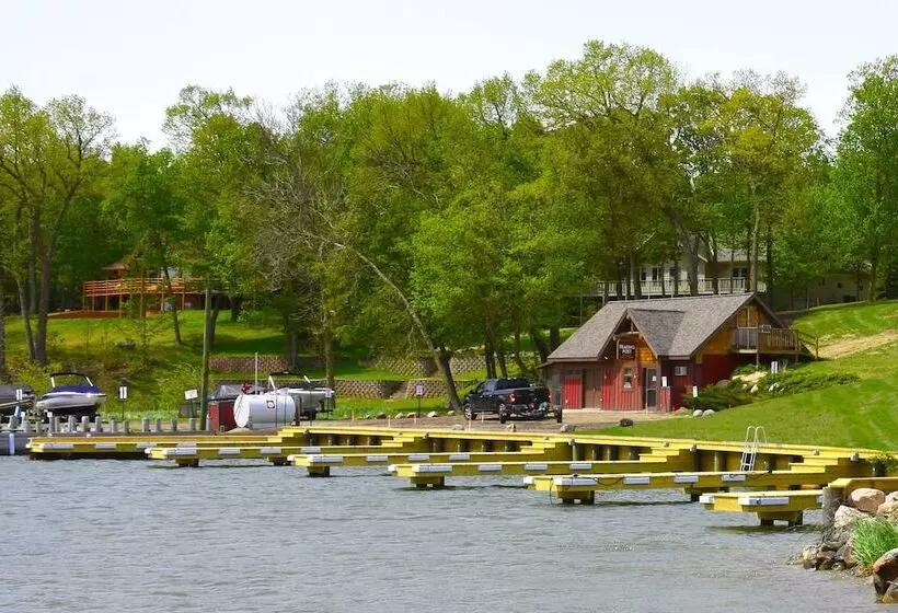 ホテル Trappers Landing Lodge